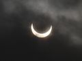 Częściowe zaćmienie słońca 4 stycznia 2011 widziane z Marek pod Warszawą. Fot. Crusier, źródło: http://commons.wikimedia.org/wiki/File:Solar_eclipse_Poland_2011.JPG?uselang=pl, dostęp: 17.03.15
